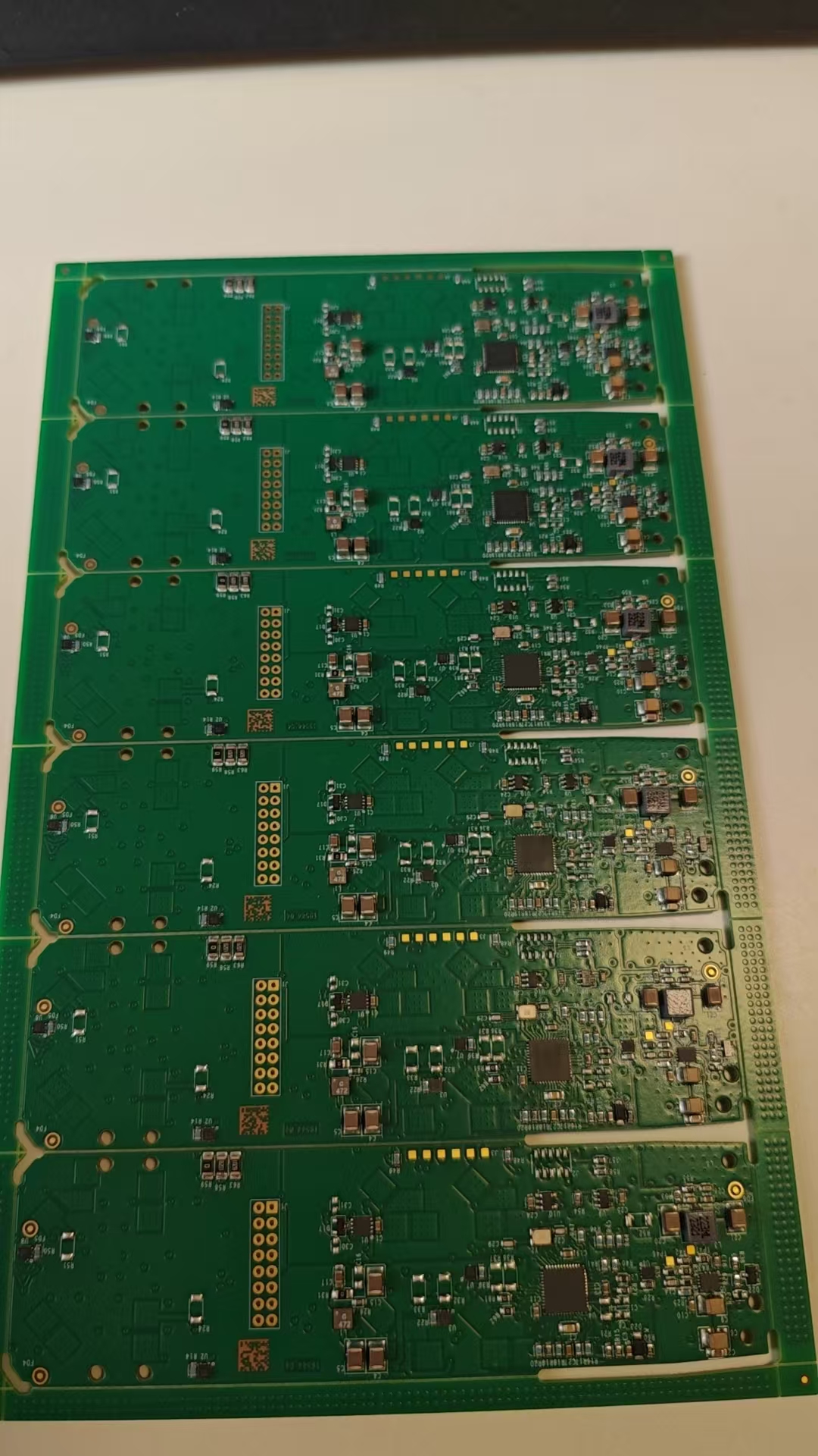 全自動干冰清洗印刷電路板靜電值100V以內(nèi)，動態(tài)數(shù)顯 